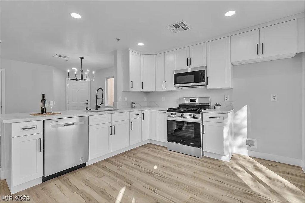 3137 Sunrise Cove Avenue, North Las Vegas, NV 89031 — photo 5