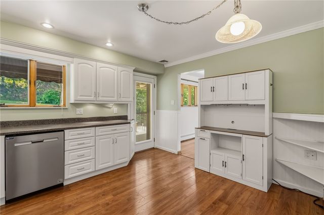 198 Longvue Dr, Ross Twp, PA 15237
