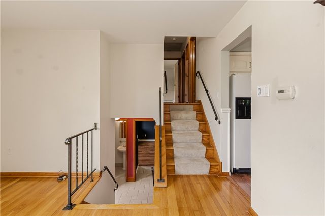 198 Longvue Dr, Ross Twp, PA 15237