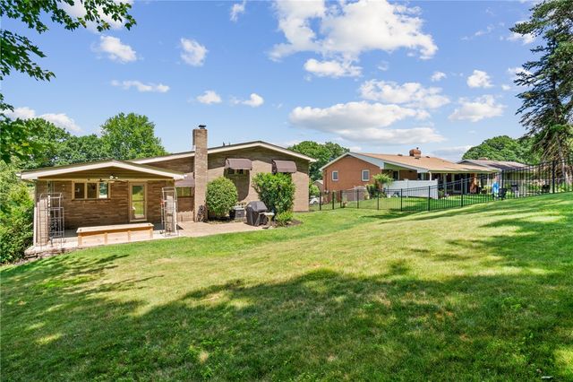 198 Longvue Dr, Ross Twp, PA 15237