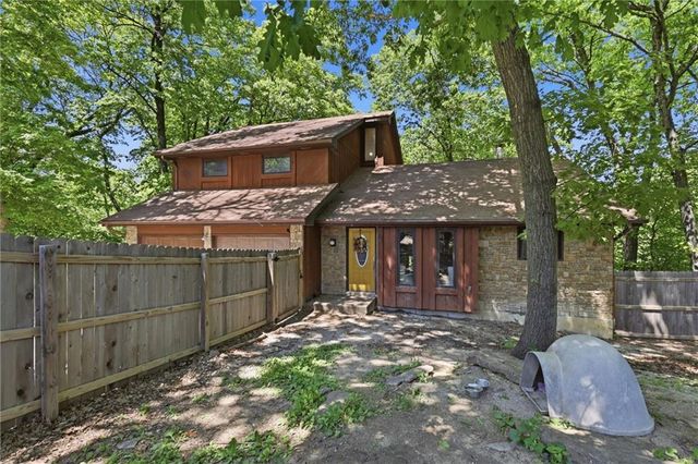 5796 SE Pine Lane, Holt, MO 64048