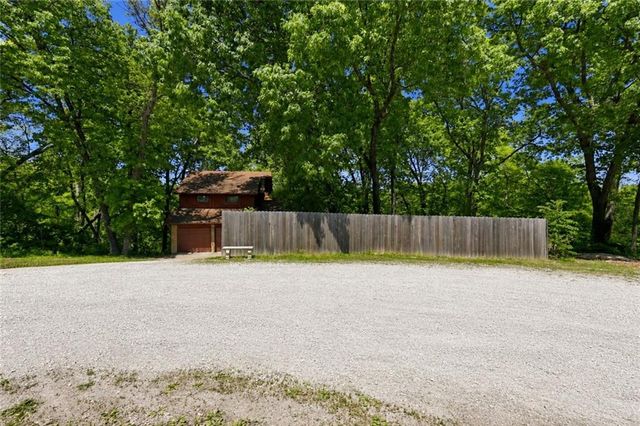 5796 SE Pine Lane, Holt, MO 64048