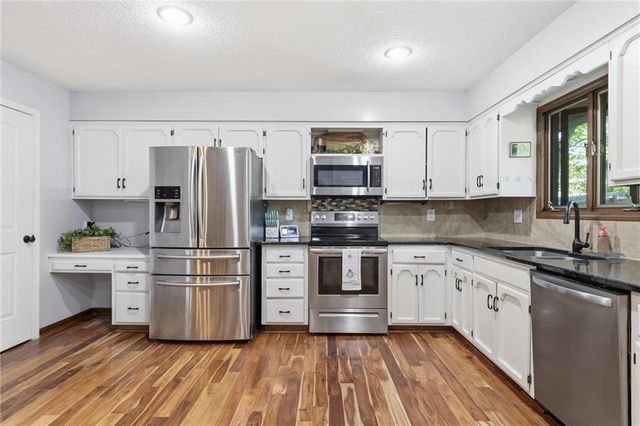 5796 SE Pine Lane, Holt, MO 64048