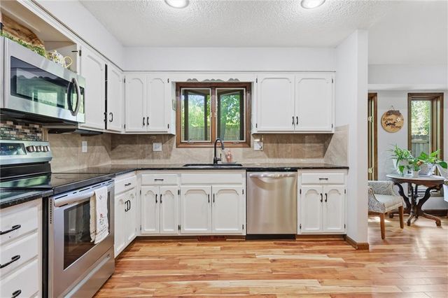 5796 SE Pine Lane, Holt, MO 64048