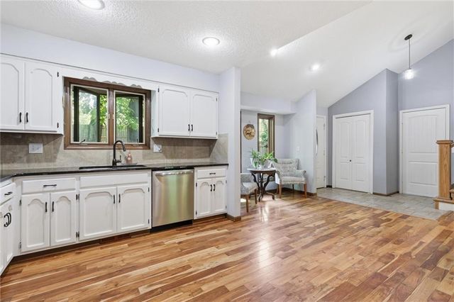 5796 SE Pine Lane, Holt, MO 64048