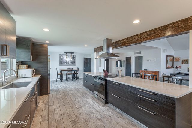 7356 N Casablanca Drive, Tucson, AZ 85704