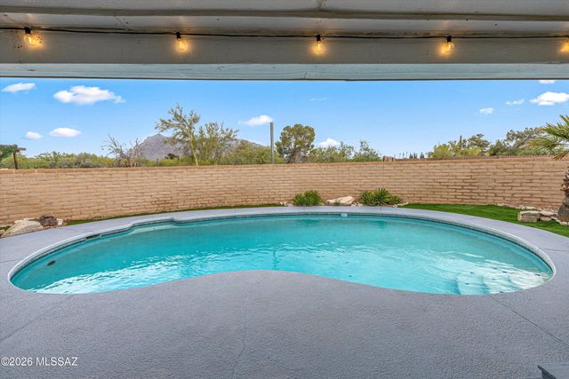 7356 N Casablanca Drive, Tucson, AZ 85704