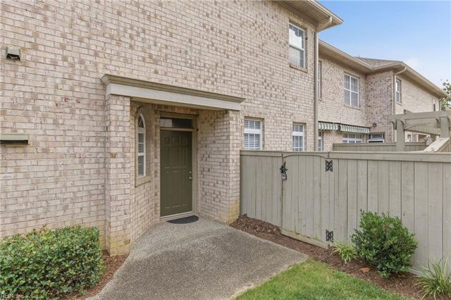 1115 Chancellor Walk CT, Virginia Beach, VA 23454