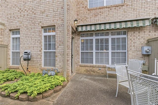 1115 Chancellor Walk CT, Virginia Beach, VA 23454