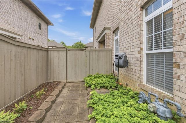 1115 Chancellor Walk CT, Virginia Beach, VA 23454