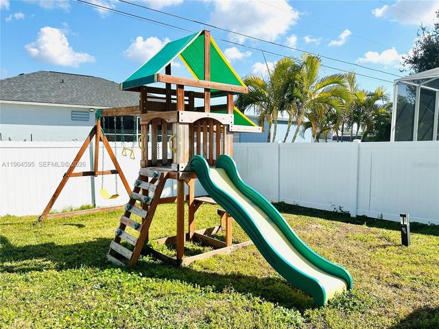 1137 NE 4TH PLACE, Cape Coral, FL 33909