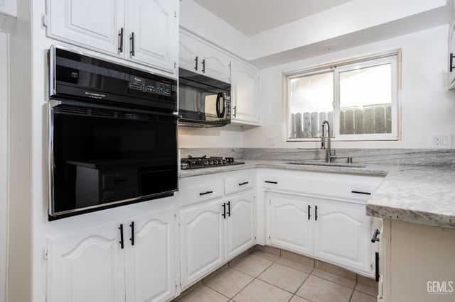 3600 Ora Vista Avenue, Bakersfield, CA 93309