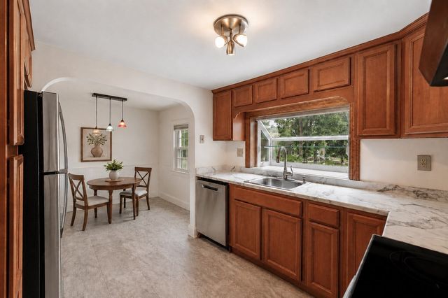 25 Moynihan, Hamilton, MA 01982