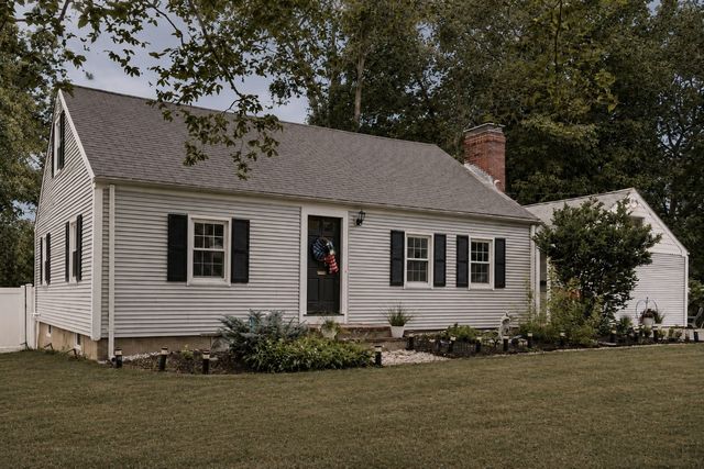 25 Moynihan, Hamilton, MA 01982