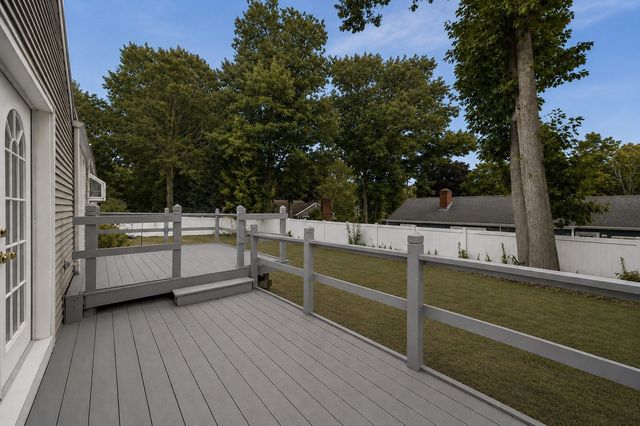 25 Moynihan, Hamilton, MA 01982