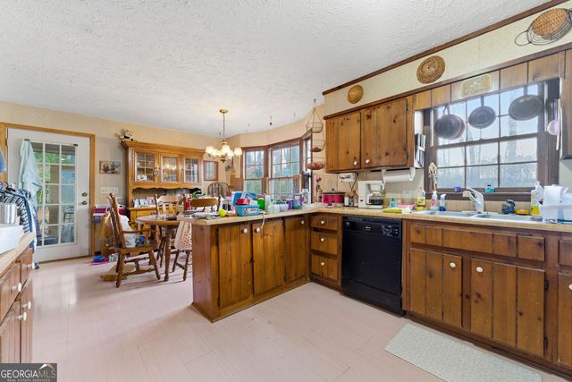 302 Hickory Lane, Canton, GA 30115