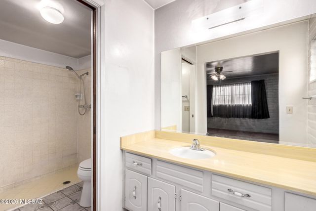 1952 W Brichta Drive, Tucson, AZ 85745