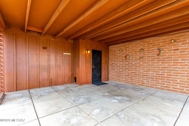 1952 W Brichta Drive, Tucson, AZ 85745