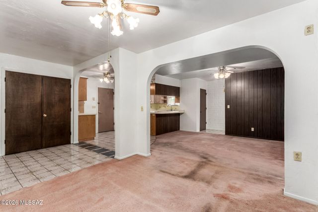 1952 W Brichta Drive, Tucson, AZ 85745