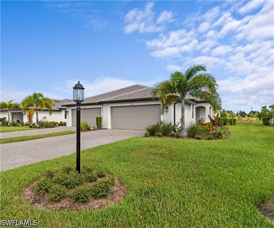 19512 Hinkley DR, Estero, FL 33928