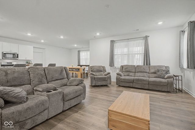 2280 Pine Valley Drive, Plainfield, IN 46168