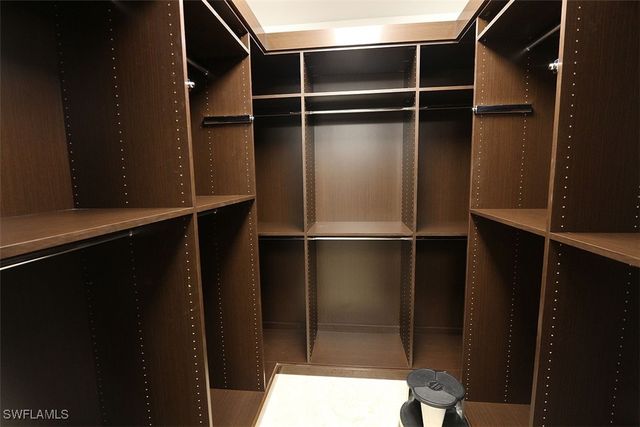 8665 Bay Colony DR 901, Naples, FL 34108