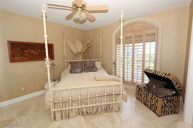 8665 Bay Colony DR 901, Naples, FL 34108