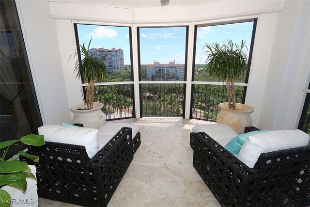 8665 Bay Colony DR 901, Naples, FL 34108