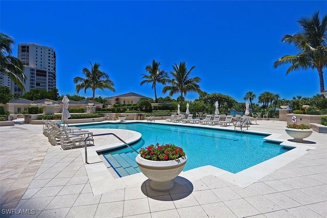 8665 Bay Colony DR 901, Naples, FL 34108