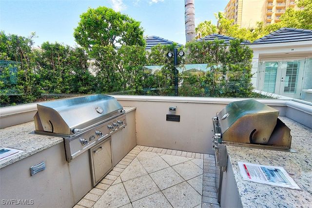 8665 Bay Colony DR 901, Naples, FL 34108