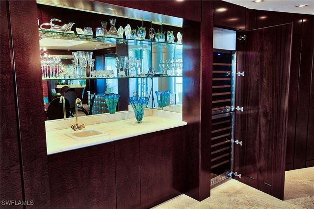 8665 Bay Colony DR 901, Naples, FL 34108