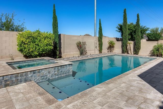5826 W Plum Road, Phoenix, AZ 85083