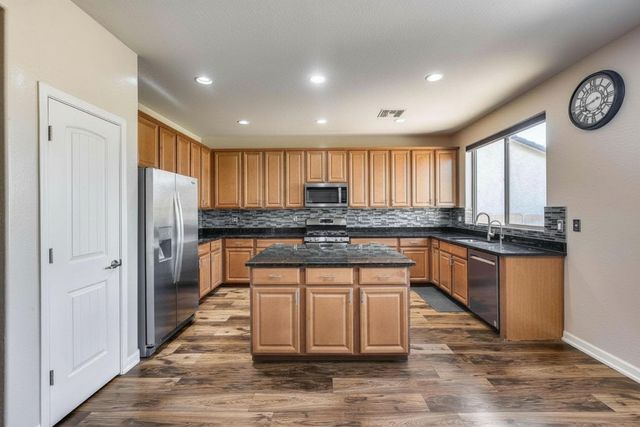 5826 W Plum Road, Phoenix, AZ 85083