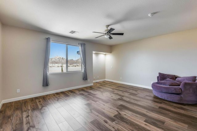 5826 W Plum Road, Phoenix, AZ 85083