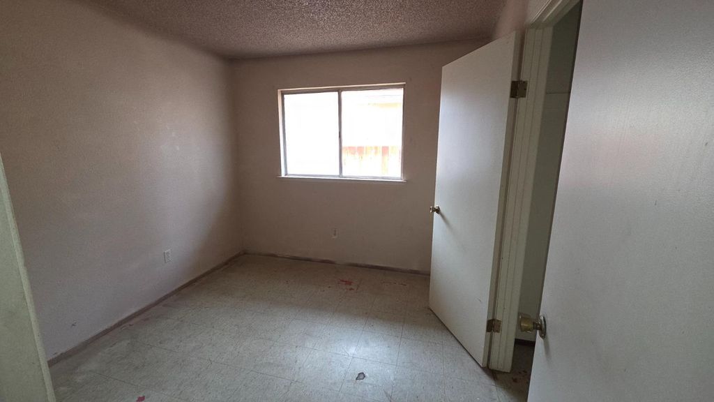 Image 10 of property listing at 1609 Kathy, Dos Palos, CA 93620