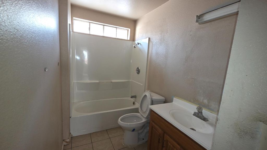 Image 11 of property listing at 1609 Kathy, Dos Palos, CA 93620