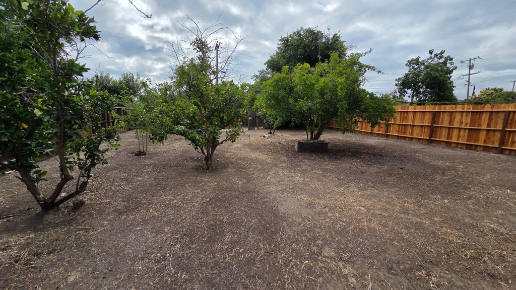 Image 6 of property listing at 1609 Kathy, Dos Palos, CA 93620
