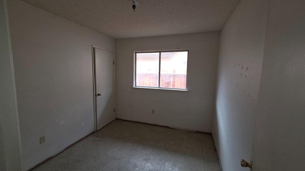 Image 8 of property listing at 1609 Kathy, Dos Palos, CA 93620