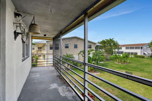 332 Sheffield N, West Palm Beach, FL 33417