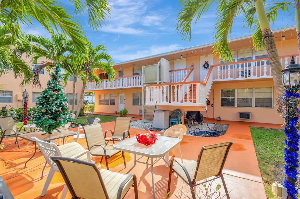 332 Sheffield N, West Palm Beach, FL 33417