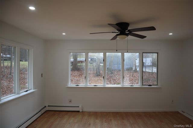 1432 E Mombasha Road, Monroe, NY 10950