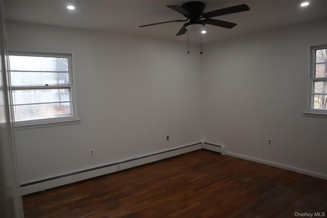 1432 E Mombasha Road, Monroe, NY 10950