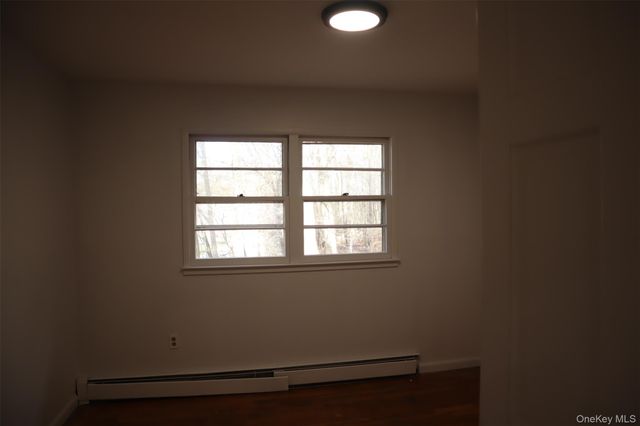 1432 E Mombasha Road, Monroe, NY 10950