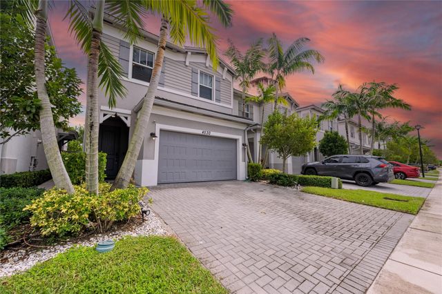 4530 NW 48th Ter, Tamarac, FL 33319