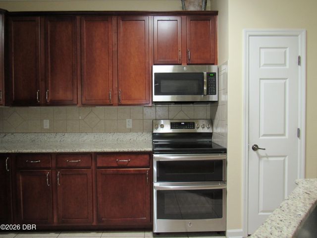 506 Heron Point Way, Deland, FL 32724