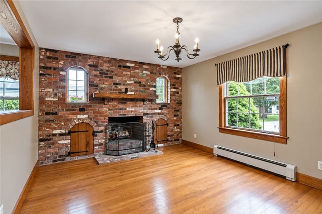 11 Pine Crest Drive, East Providence, RI 02915