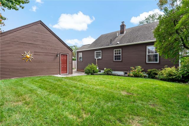11 Pine Crest Drive, East Providence, RI 02915