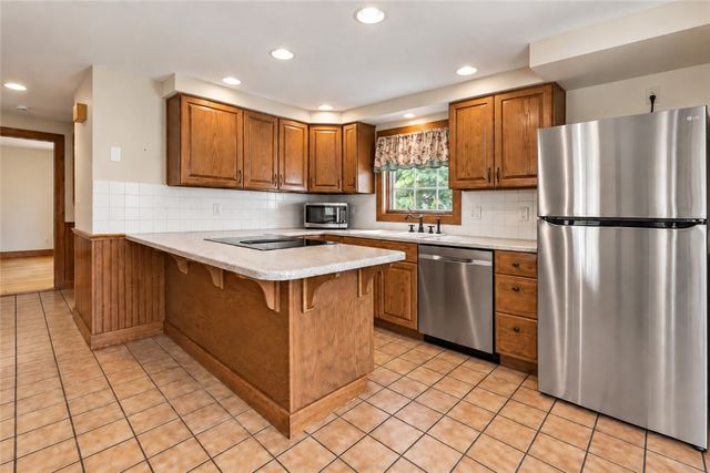 11 Pine Crest Drive, East Providence, RI 02915