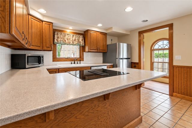 11 Pine Crest Drive, East Providence, RI 02915