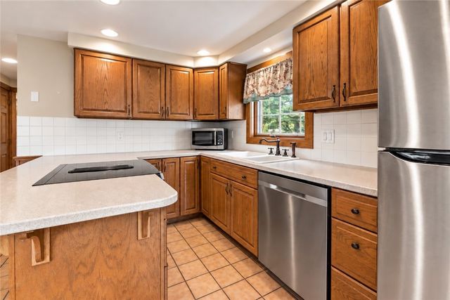 11 Pine Crest Drive, East Providence, RI 02915